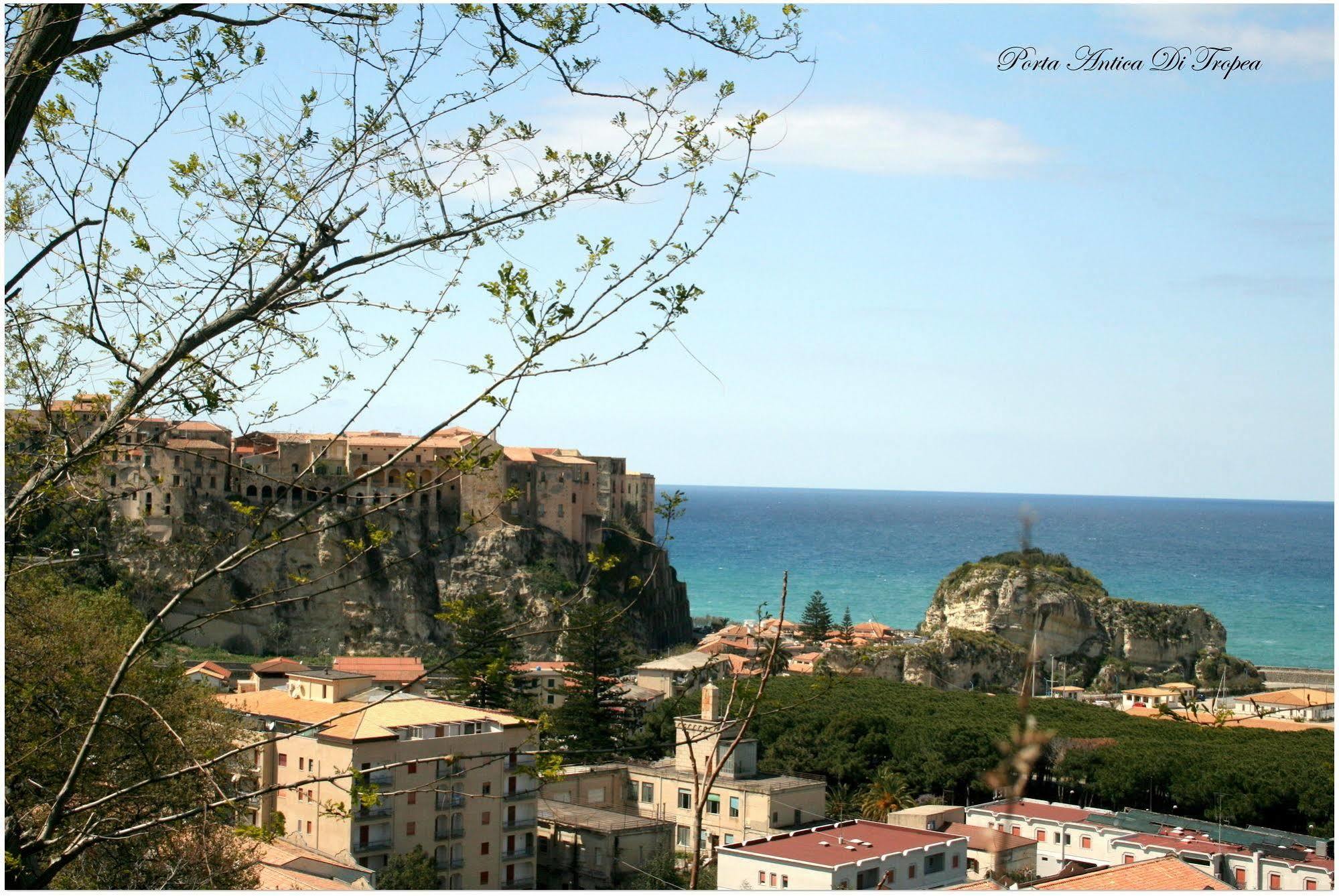Appartamenti Porta Antica Di Tropea Exterior photo